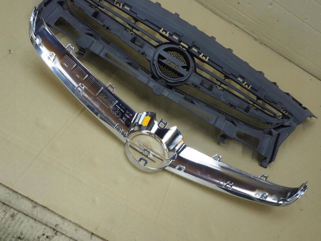 Astra j iv решітка радіатора решітка радіатора хром бампера перед рестайлінг  13368851 Зі Шроту