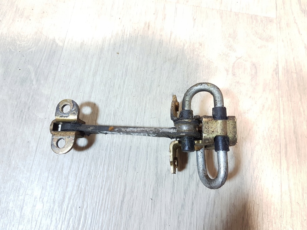 фото №1, Ограничитель дверь задняя alfa romeo 156