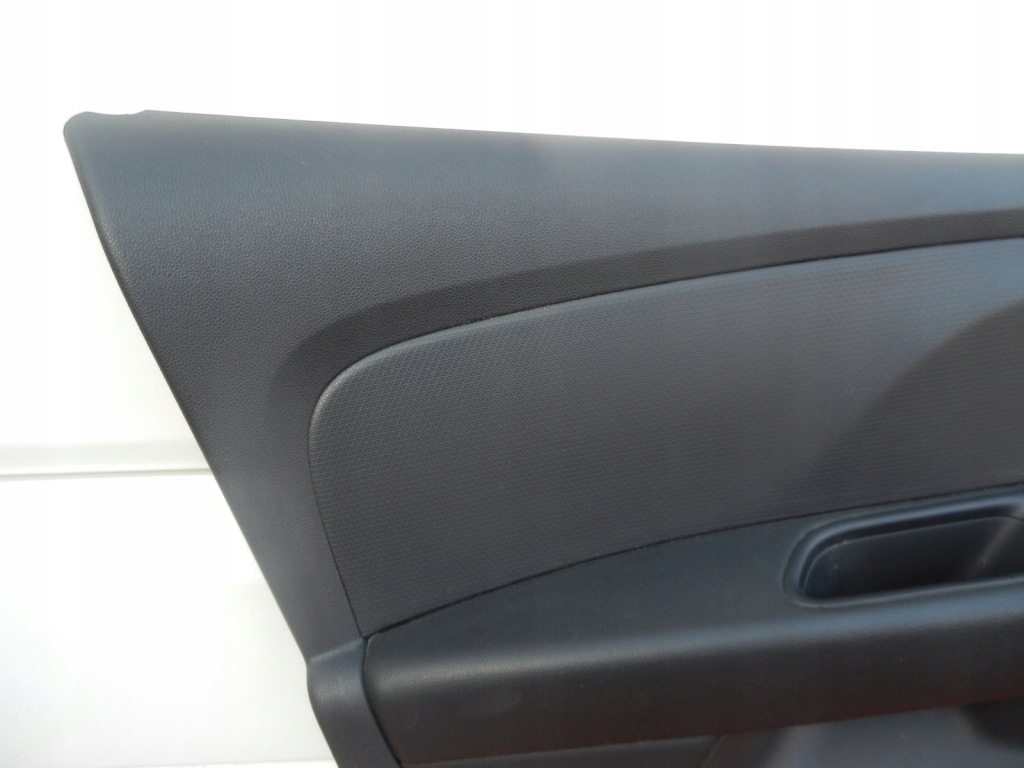 Оббивка дверей ліва перед clio iv 18r європа Ціна