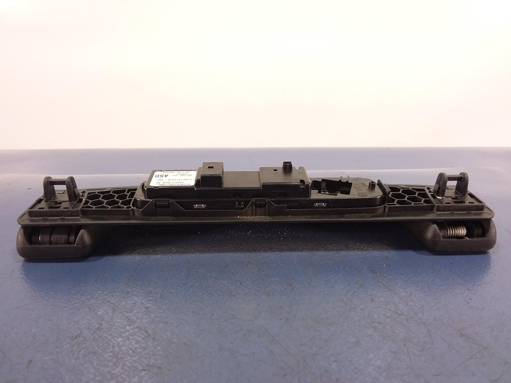 фото №3, Mercedes s w222 ручка потолочный задняя правая лампа