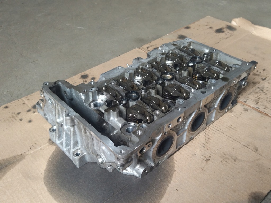 Головка двигателя bmw 1.5 d b37c15a | 155733001 с Разборки