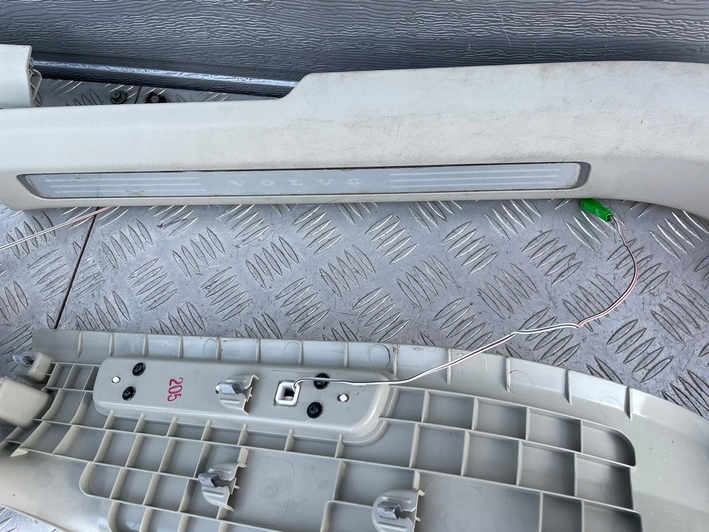 фото №5, Volvo xc90 ii накладки пороговые led накладка порог светлый