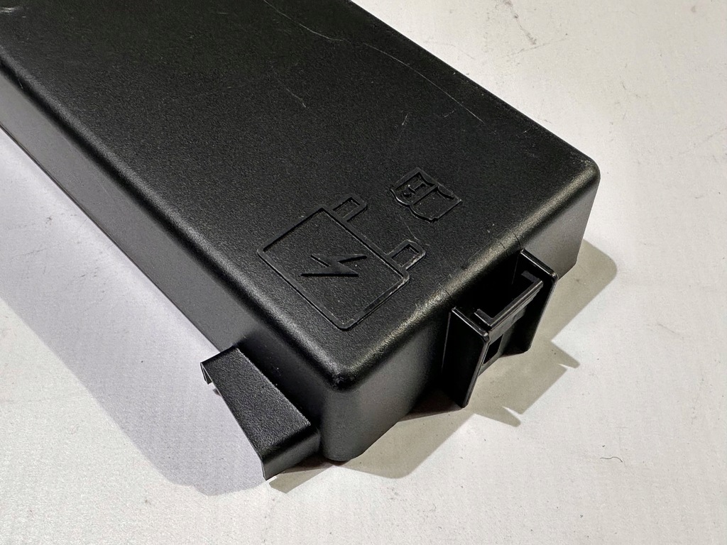 фото №6, Крышка защита коробка предохранителей dodge charger 2015+