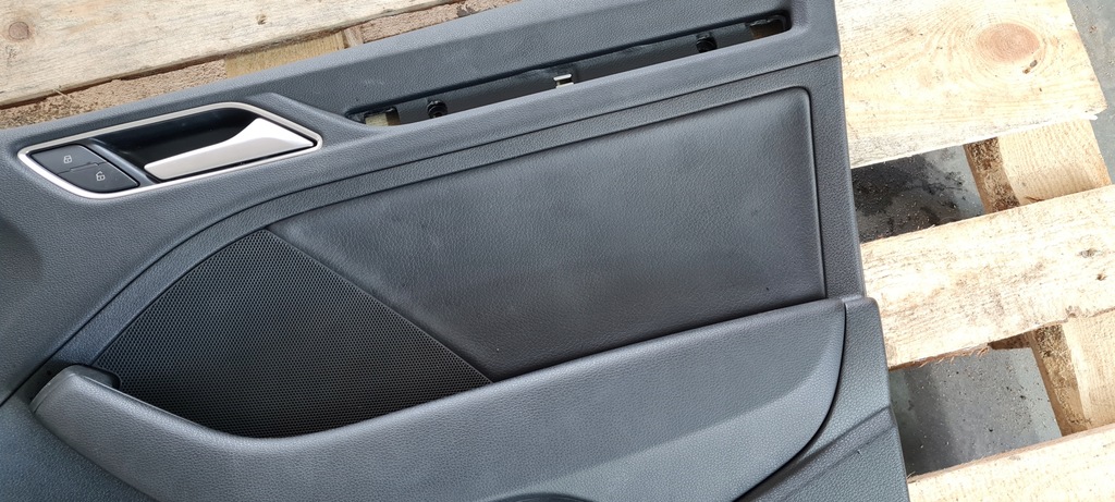 фото №5, S3 8v sedan a3 обшивка двері правий перед шкіра 8v5867106