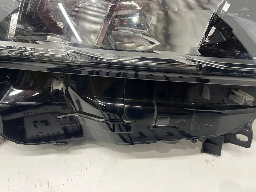 Nissan townstar фара правый  led 21 - Киев