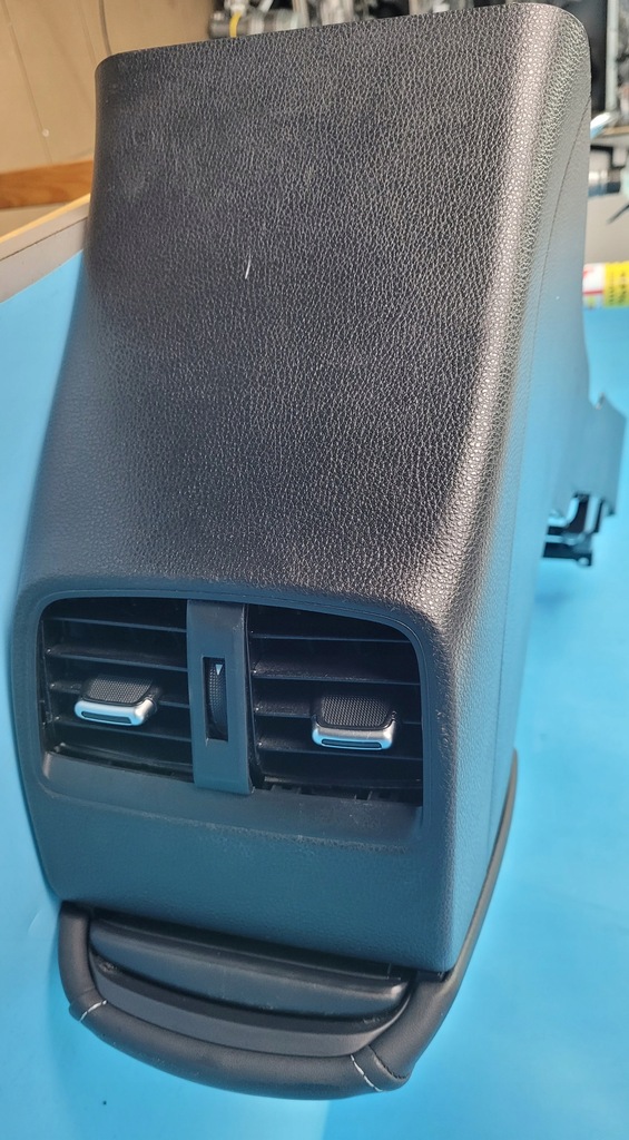 фото №11, Suzuki swace 1.8 hybrid подлокотник туннель средний соединитель usb 85532-12020