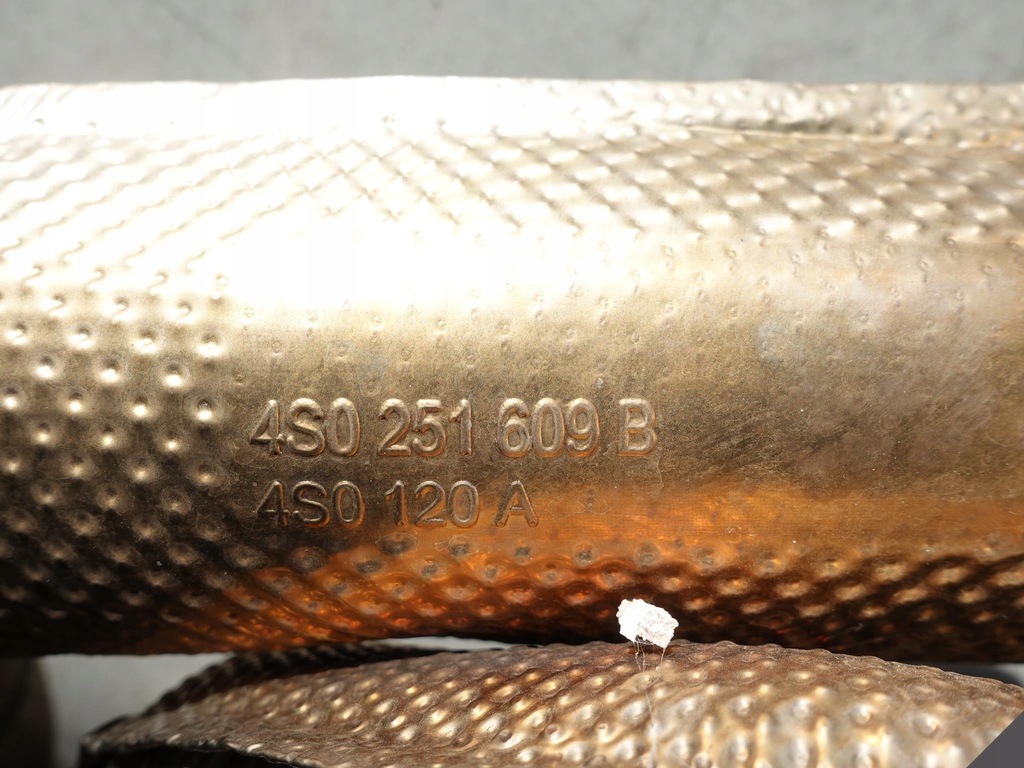 фото №10, Audi r8 4s0 15- выхлоп гаситель 4s0251609b