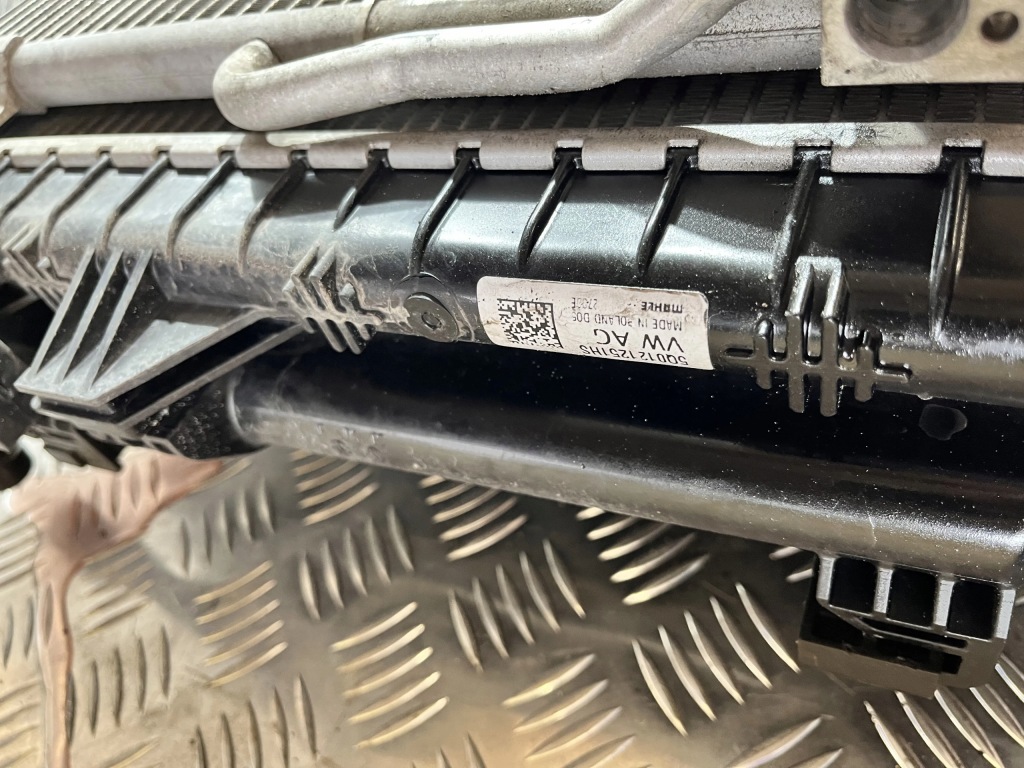 Радиатор воды кондиционера вентилятор seat ateca 16- 1.5 tsi в Украине