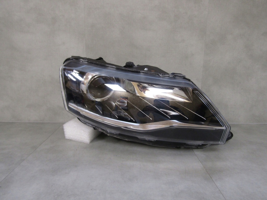 фото №1, Лампа перед skoda rapid 5jb lift ксенон некерований 16-19 rh 5jb941016c