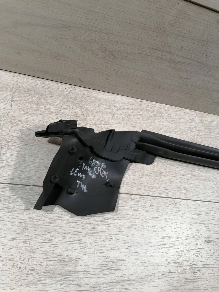 фото №6, Taycan прокладка скло лівий задня 9j1839871