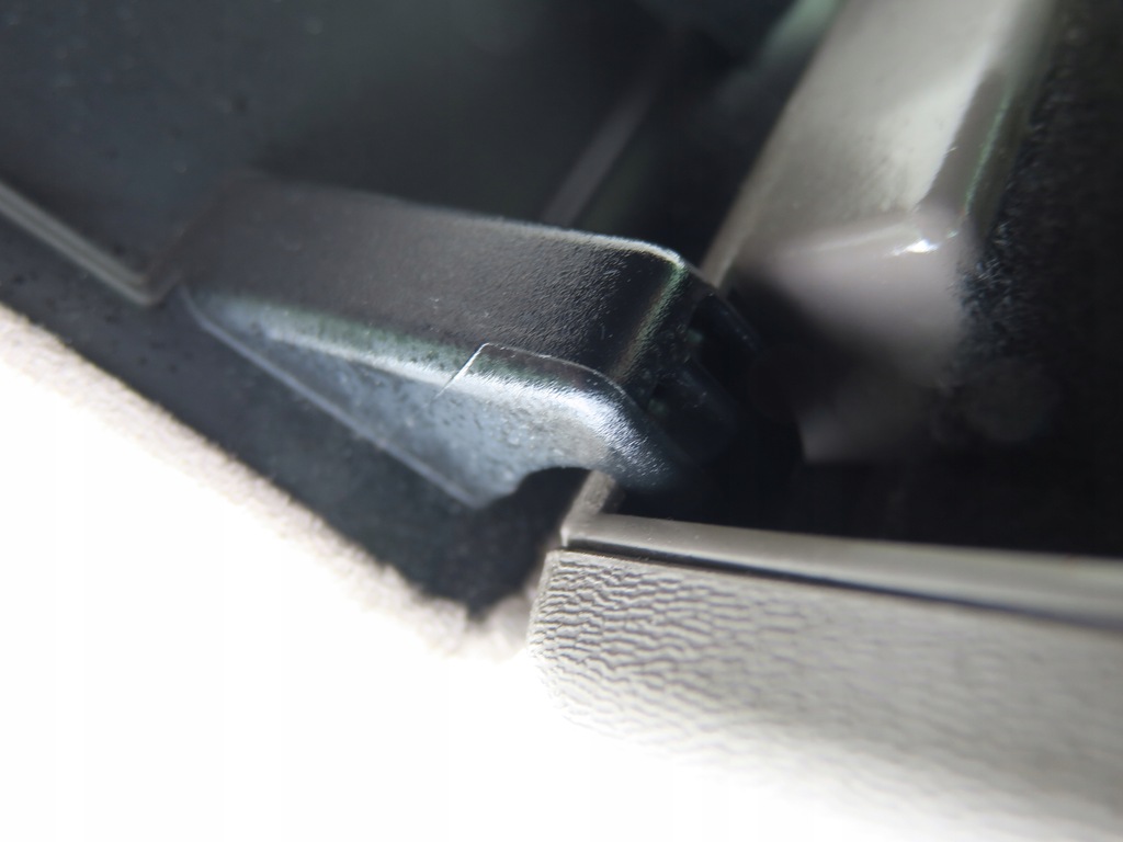 фото №13, Подлокотник kawowy alcantara audi a3 8l 96-00