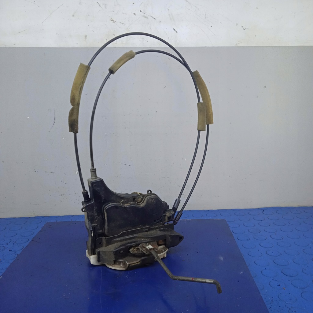 фото №1, Mitsubishi grandis замок дверь правый задняя