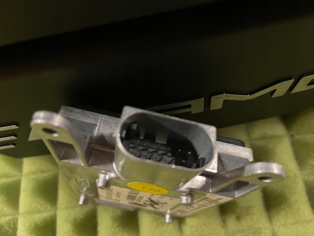 фото №3, 8u0907568b audi q3 8u радар асистент перемикання поперечина