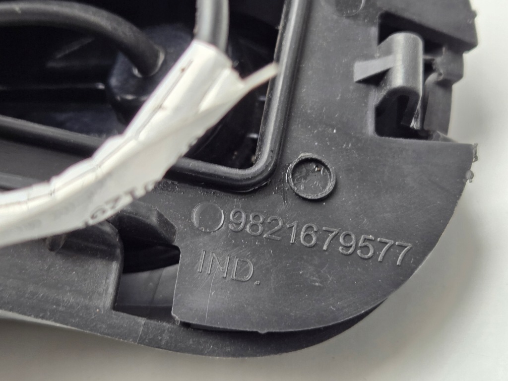 Citroen berlingo partner лампа led peugeot partner 9818012980 Цена