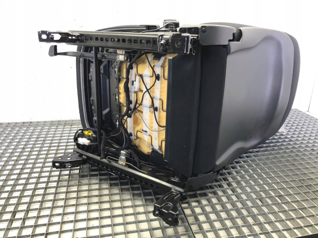 фото №5, Сиденье правый перед mercedes w246 minivan 11-18