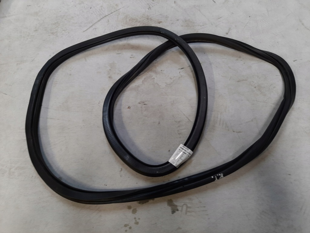 фото №1, Vw jetta vi uzsczelka двері правий праве задня задні