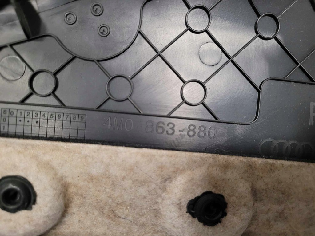 фото №6, Обшивка багажника правий audi q7 4m 2017 4m0863880