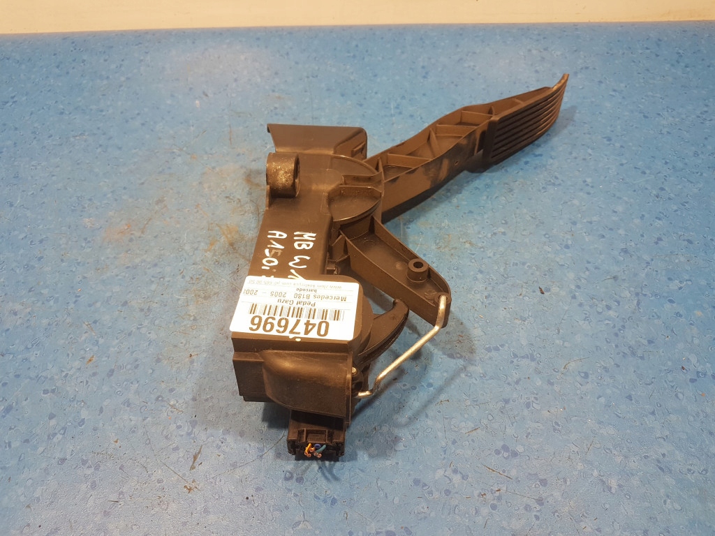 Mercedes b180 w245 педаль газа a1693000104 640940 в Украине