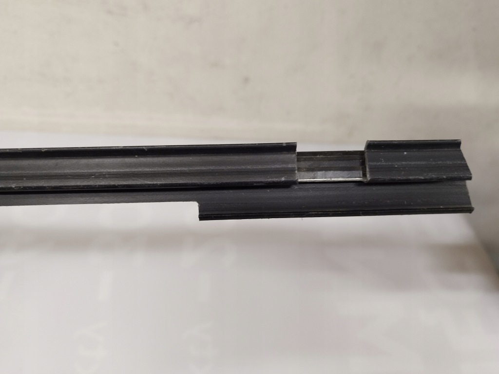 Купити Vw golf iv ущільнювач  скло лівий передні  1j4837471b