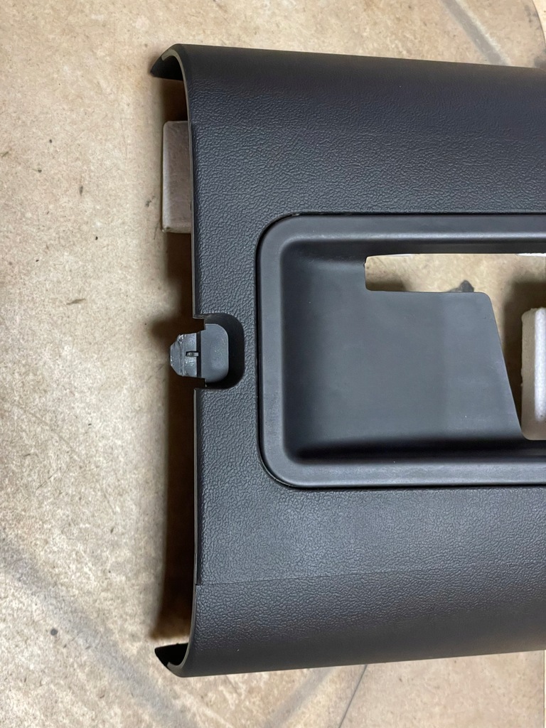 фото №9, Citroen оригинальный номер 9682430577 защита колонки рулевого c5 iii