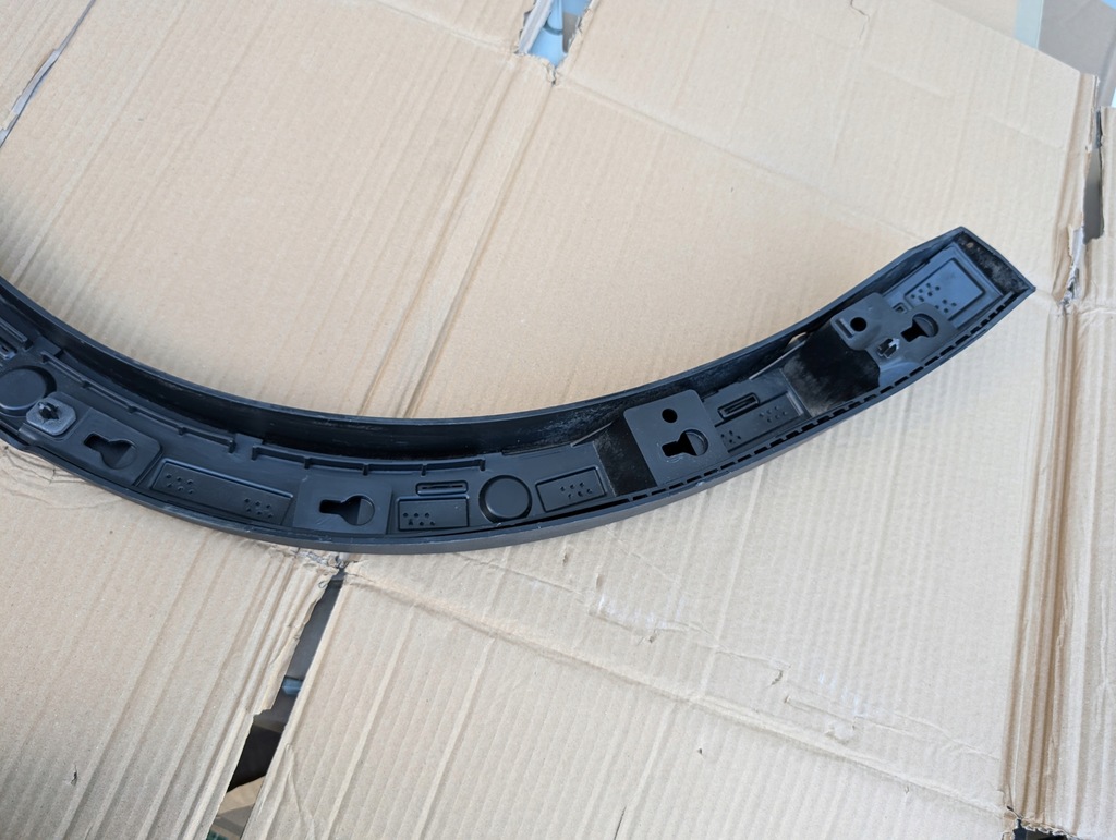 фото №8, Volvo cx40 молдинг крыла правая задняя 31448329