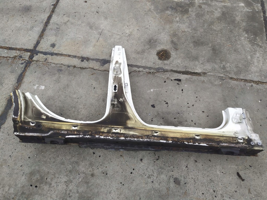 фото №1, Правый порог блок двигателя b-klasa w246