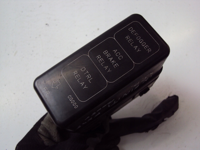 фото №3, Коробка реле infiniti fx45 2005 r