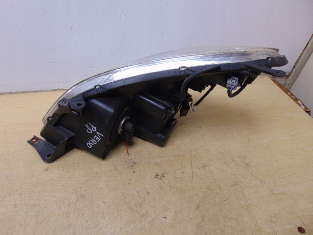 фото №8, Лампа права перед toyota corolla verso lift europa