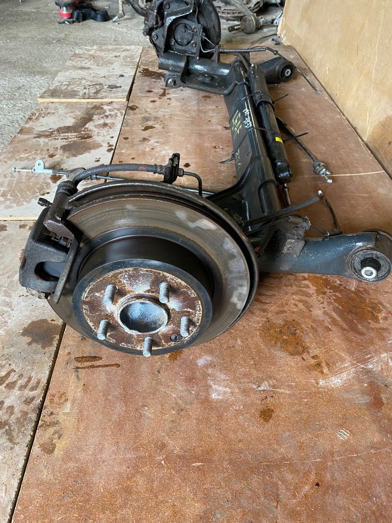 Lexus nx300 подвеска ось задний  задние Недорого