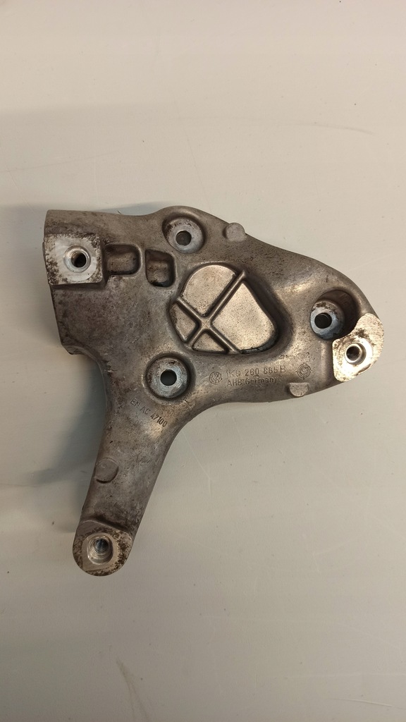 фото №1, Кронштейн натяжитель ремень vw eos 1k0260885b