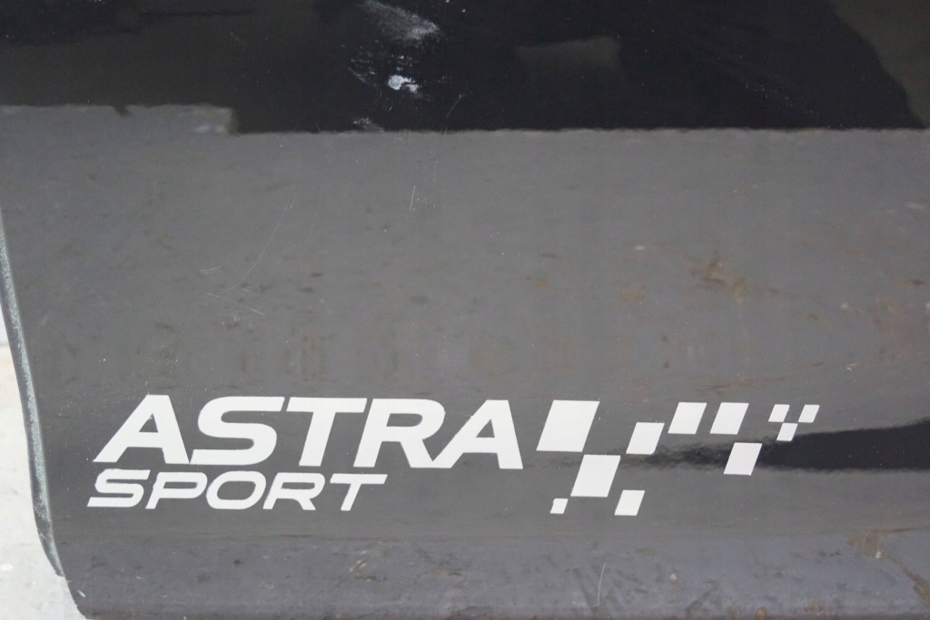 Opel astra iv j дверь левый задний  d1390 Доставка