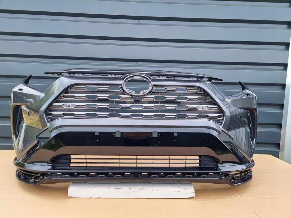 фото №1, Toyota rav4 v gr 2018- бампер перед оригинал e425