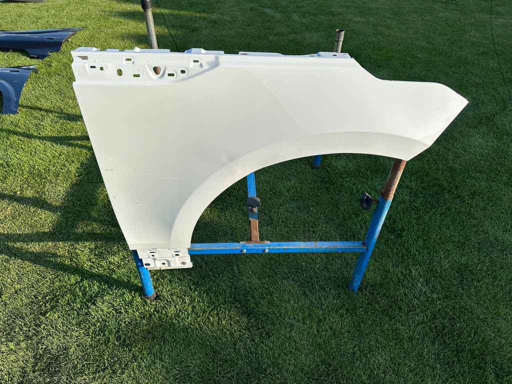 фото №1, Крыло передний перед правый land range rover velar l560 17-