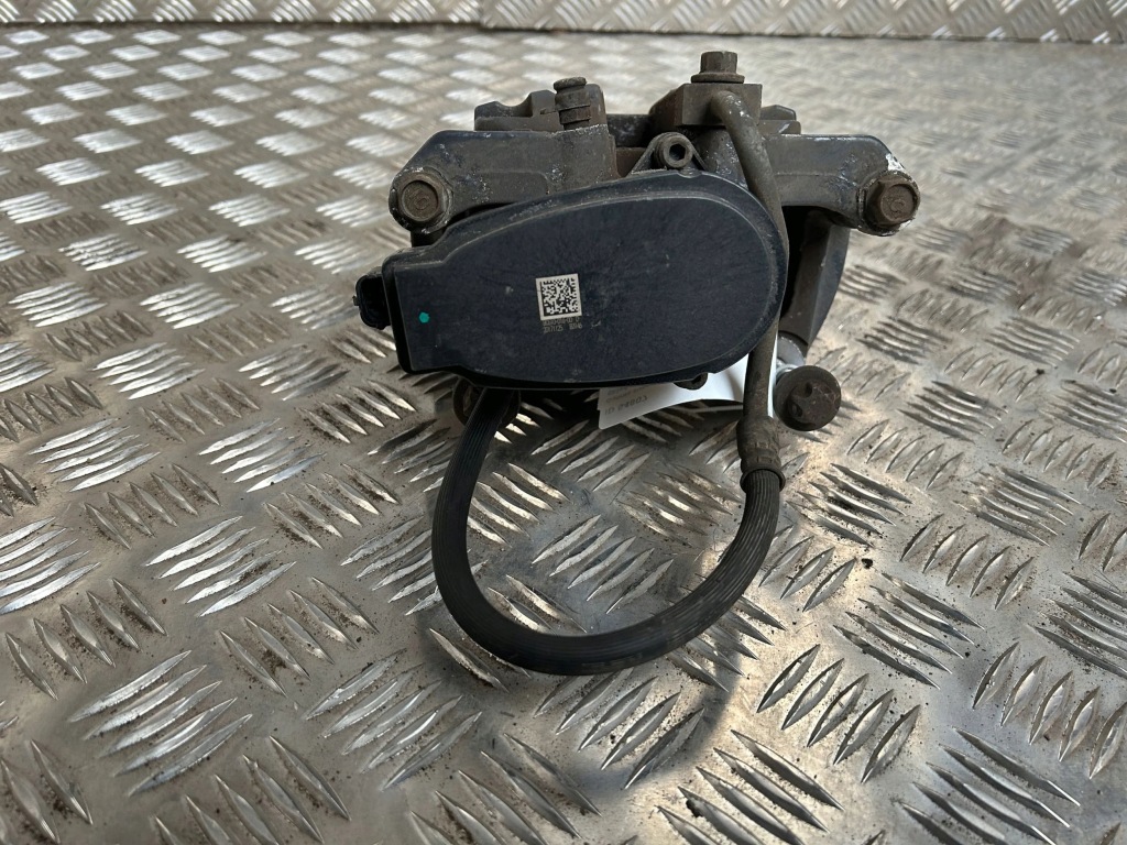 Купити Tesla model s задній супорт гальмівний