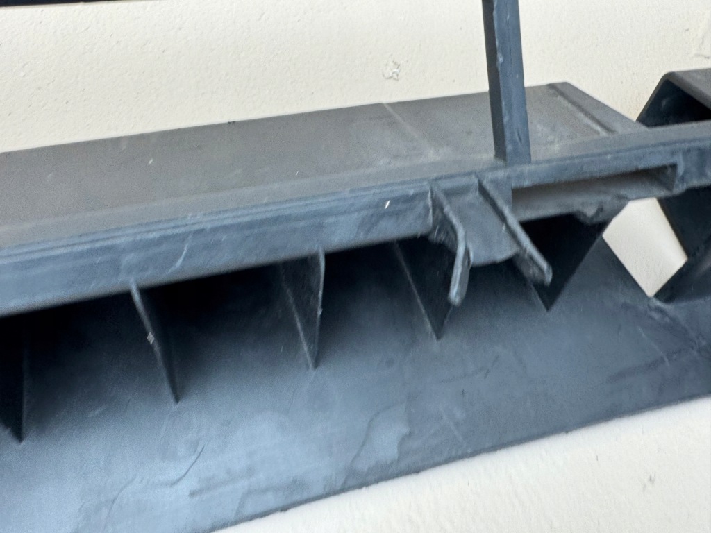 Bmw i3 15r- решітка решітка  бампера перед передня Недорого