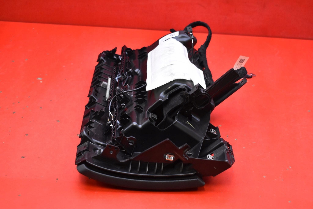 Бардачок пасажира eu 1643110-00-a tesla model y 20- Зі Шроту