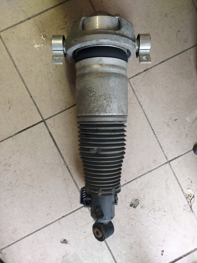 Купити Амортизатор правий задня 7l8616020f audi q7 4l0