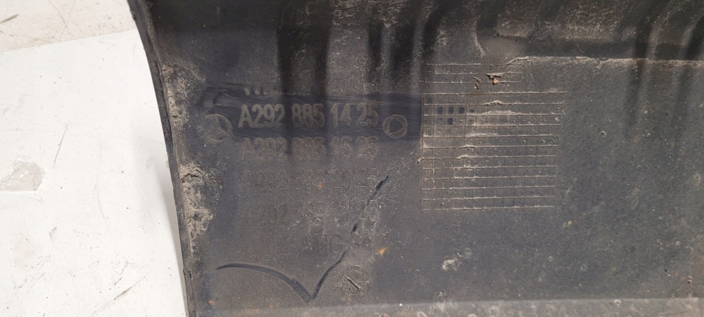 Бампер накладка вихлопи задній mercedes gle купе w292 amg a2928851425 Зі Шроту