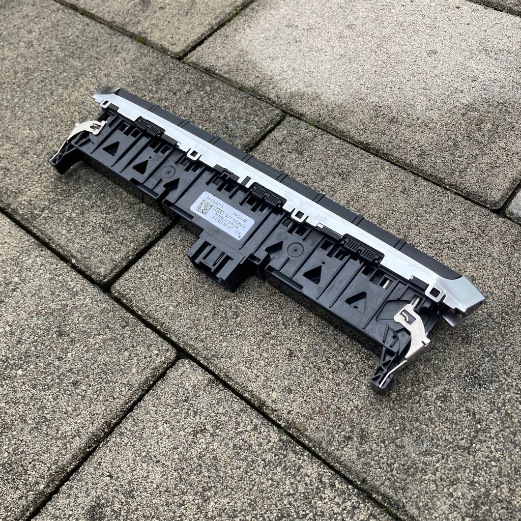 фото №8, Audi a3 8v 2013 - панель переключателей 8v0925301at