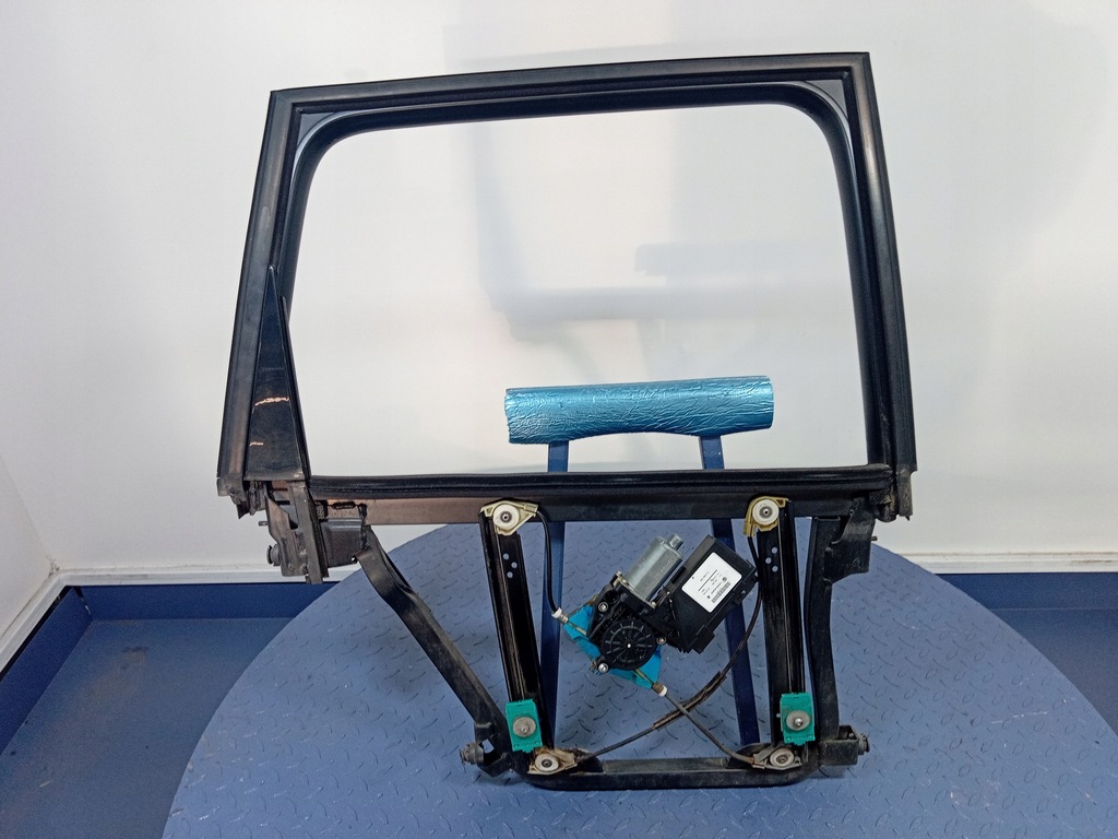 фото №1, Porsche cayenne i подъемник стекло задняя правый