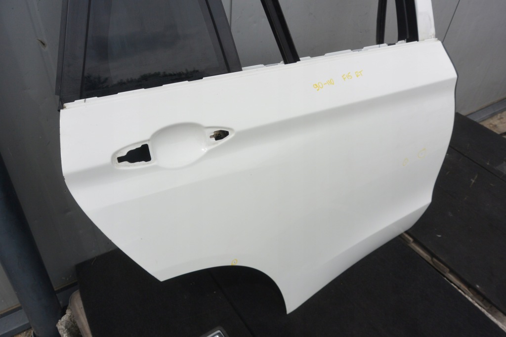 Дверь правое задний  задние цвет a300 300 300u bmw x5 f15 Оригинал