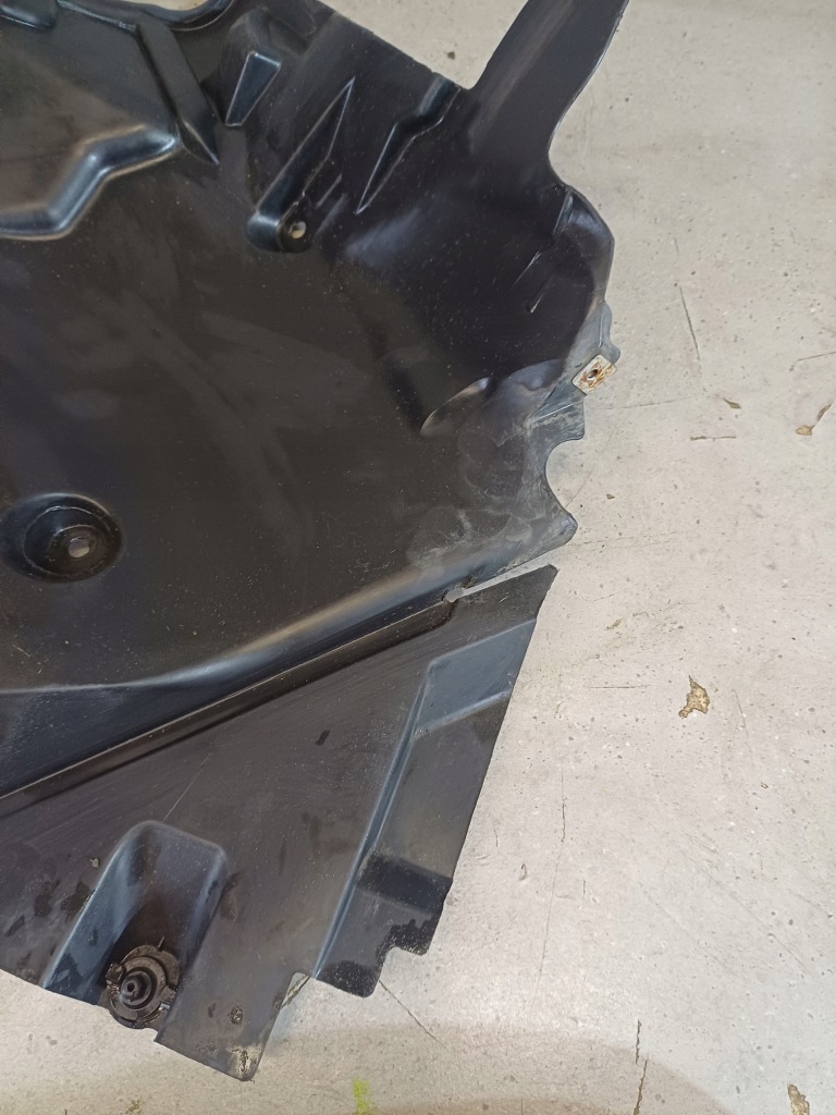 фото №12, Подкрылок правое перед mercedes w204 lift nr. a2046984030