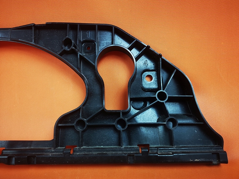 Audi a8 4n направляющая кронштейн направляющая бампера задняя 4n0807329 Киев