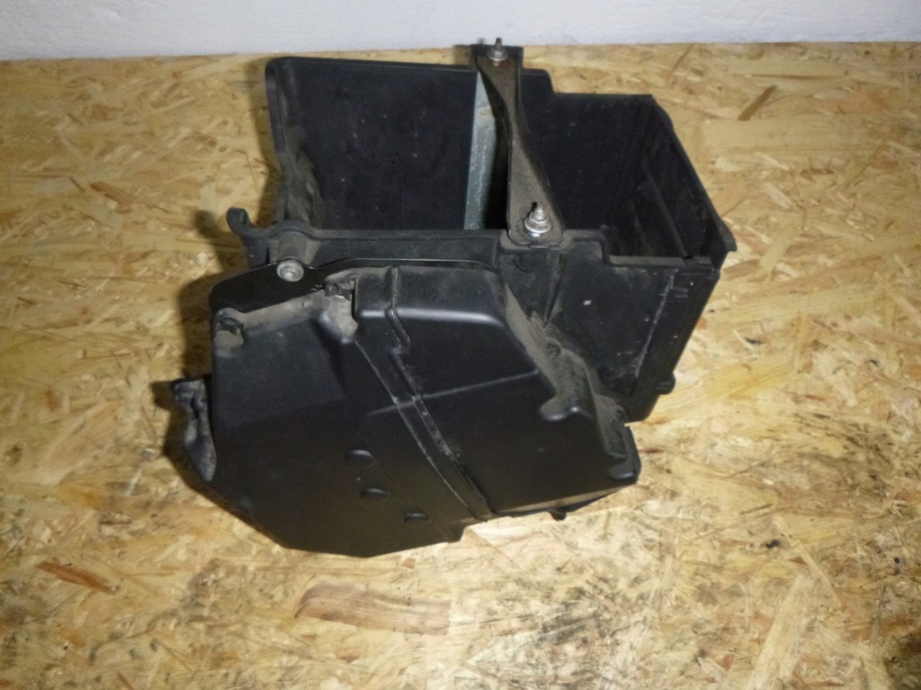 фото №1, Ford fiesta mk7 основание корпус аккумулятор