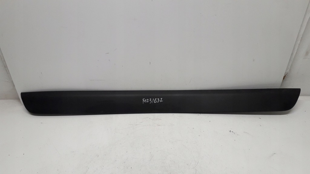 фото №1, Toyota rav4 v 18- молдинг крышки задняя 76802-42140