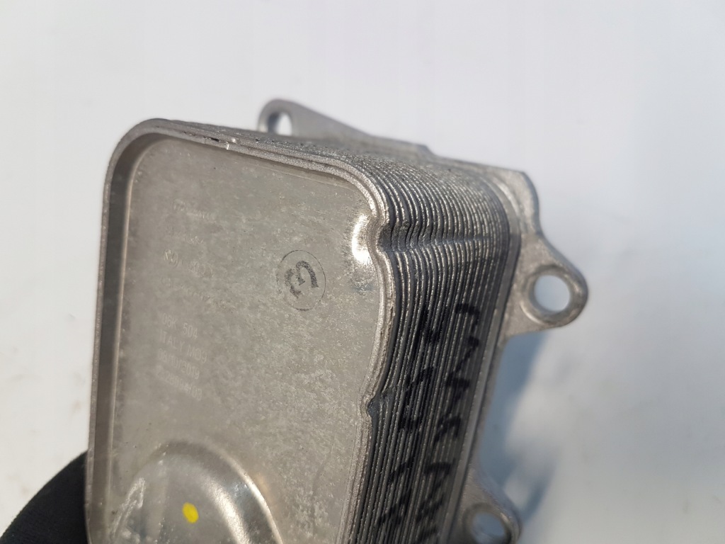 Macan рестайлинг  95b 2.0tfsi радиатор масла 06l117021g с Разборки