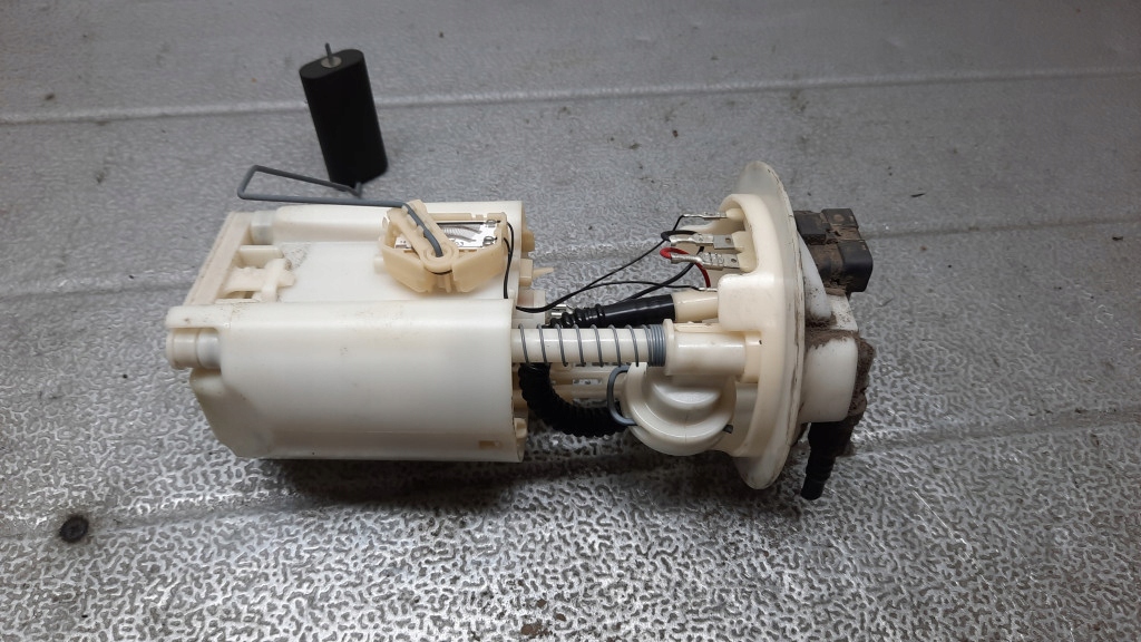 Купити Насос пального peugeot partner 1.6b 02r 9633294680