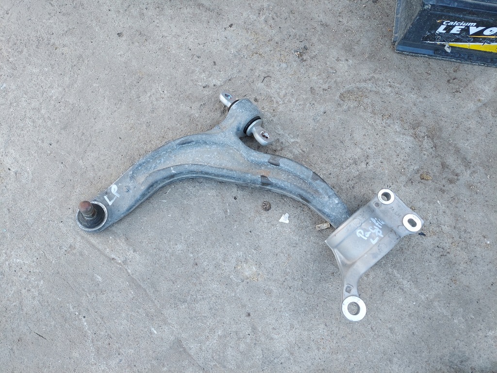 фото №1, Chrysler pacifica 2016-2025r рычаг левый перед