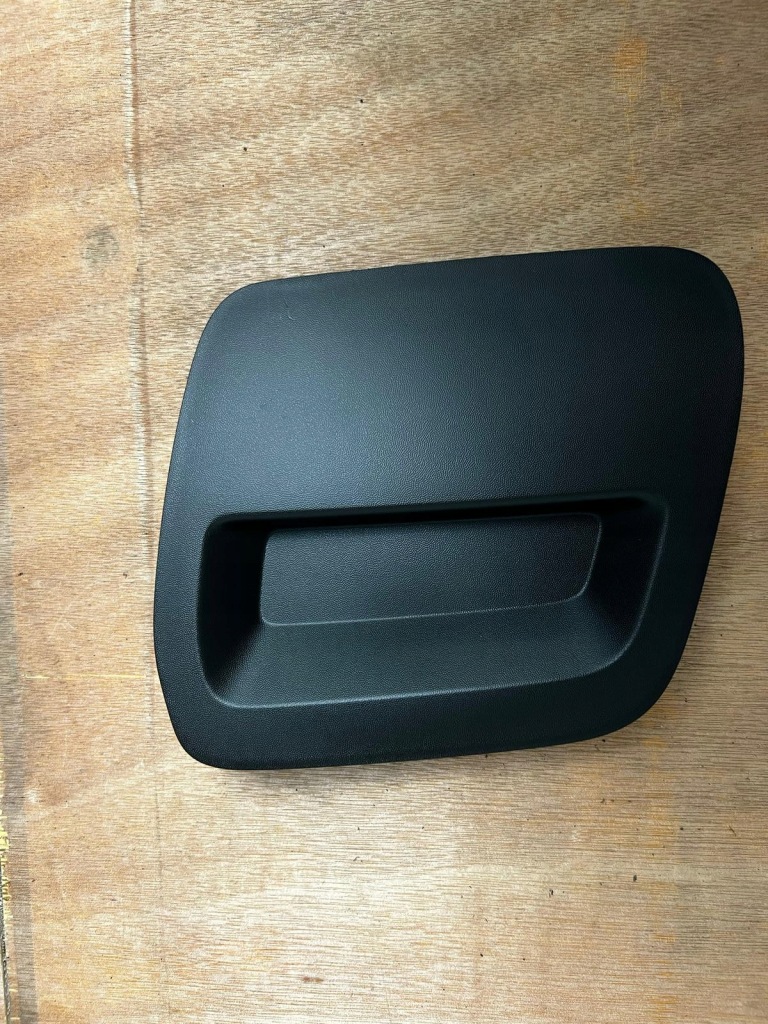 Купити Dacia duster 2 ii 2017 - решітка заглушка бампера перед правий nowa