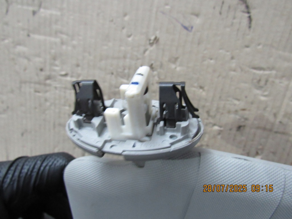 фото №8, Солцезащитный козырёк козырёк правый corolla e15 auris i